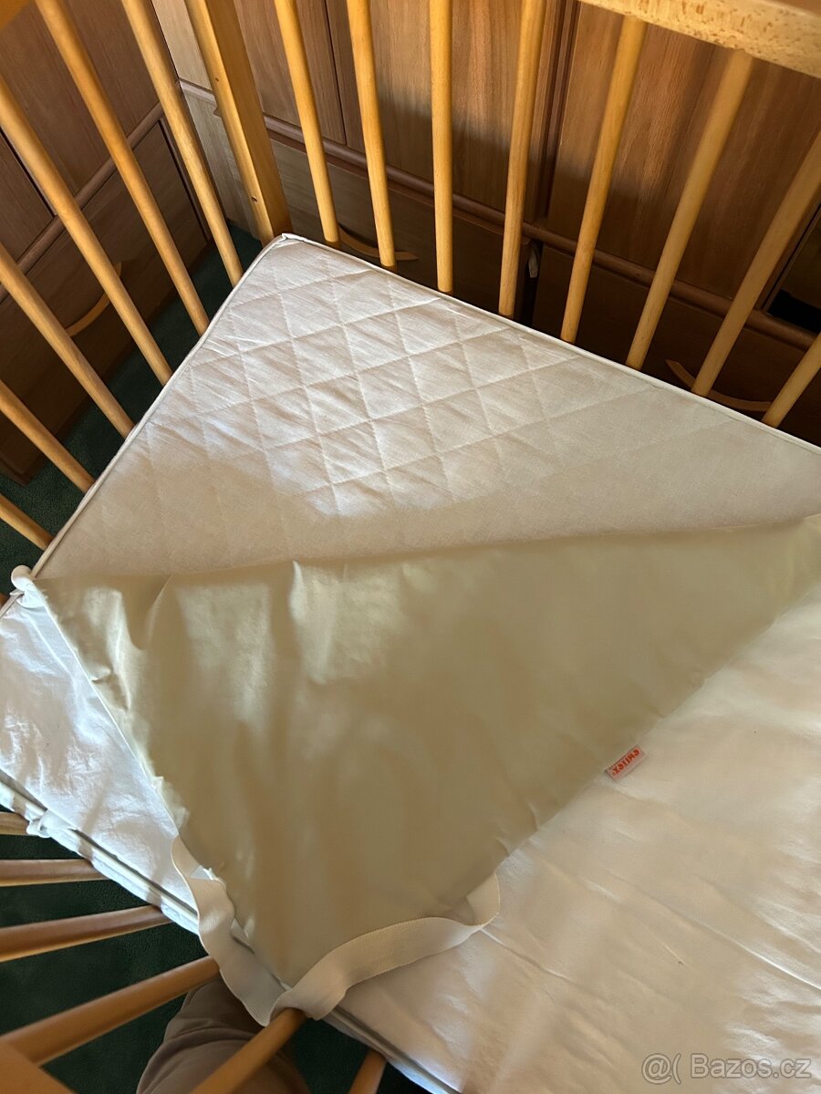 Dětská dřevěná postýlka - 4