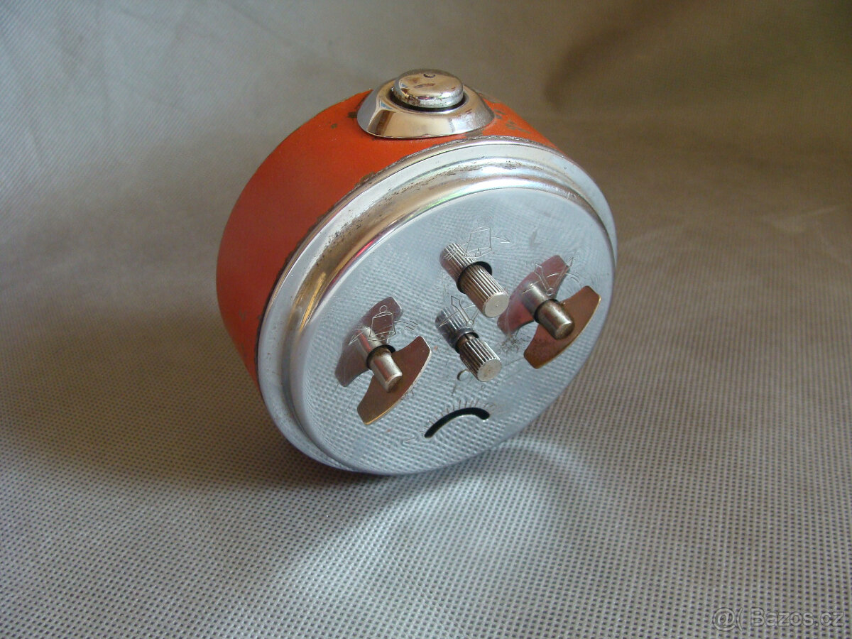 Starý budík CH - 4