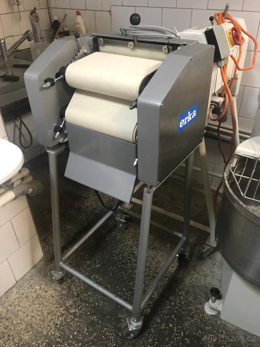 Rohlíkovače na tvarování těst - 4