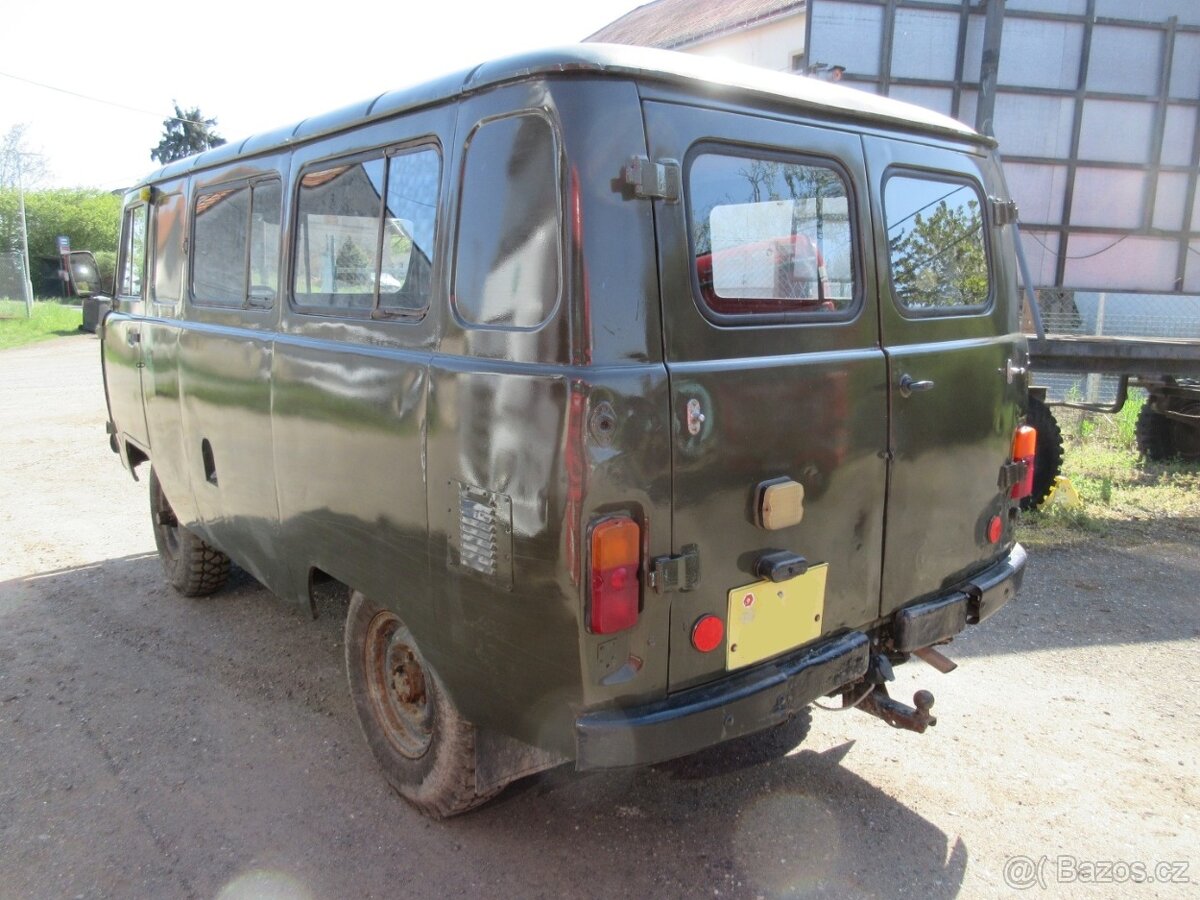 UAZ 452 Buchanka - 4