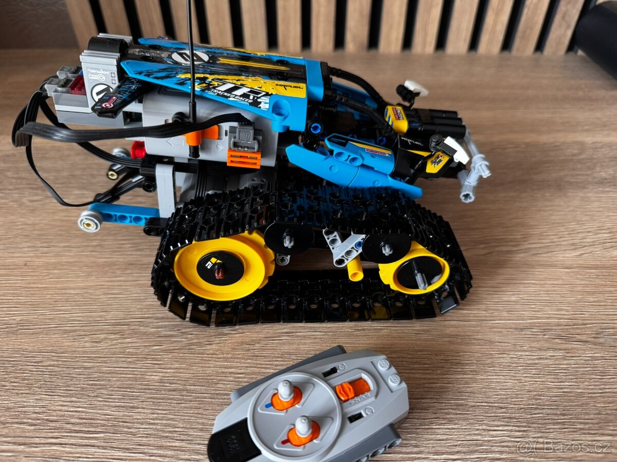 Lego Technic 42095 auto na dálkové ovládání - 4
