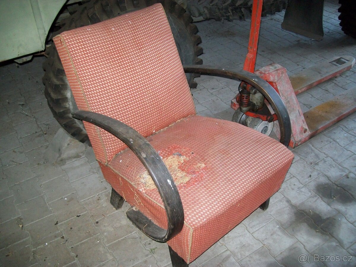 PRODÁM DVĚ stará KŘESLA z ohýbaného dřeva :. - 4