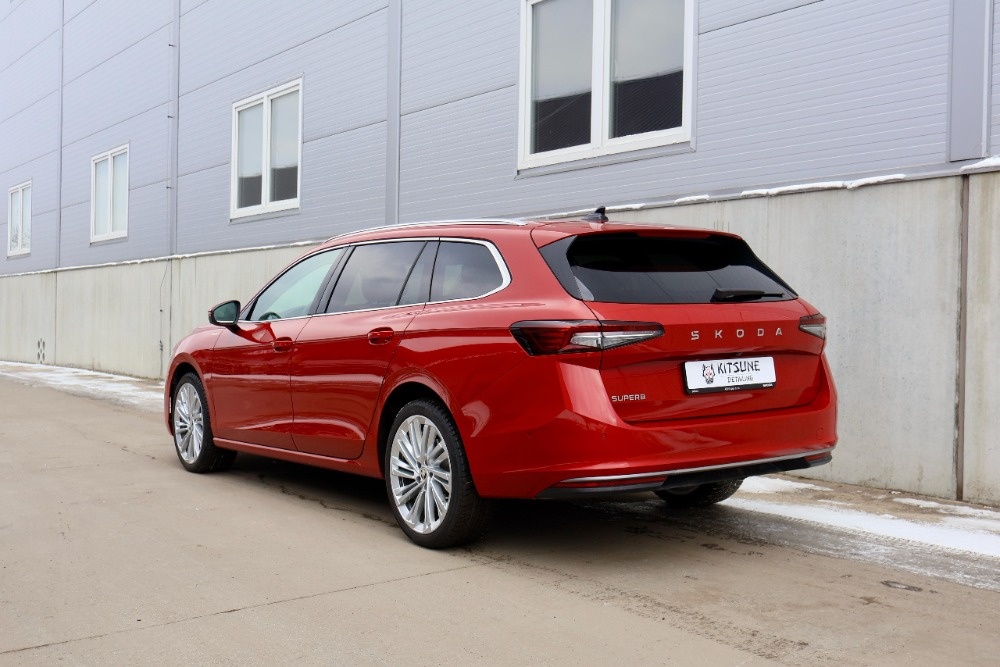 Škoda superb L x K 2.0tdi červená - 4