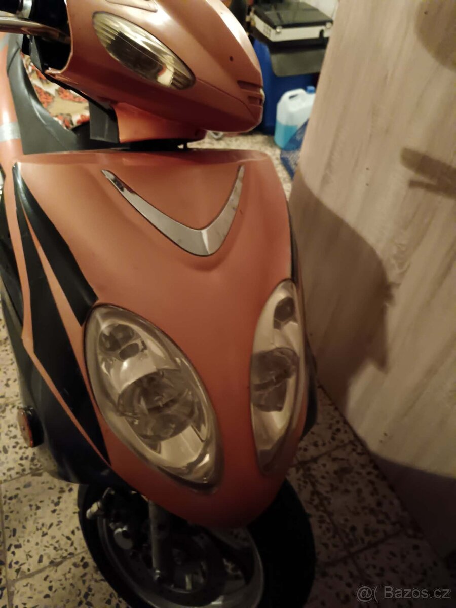 Skútr hiSun 125ccm - 4
