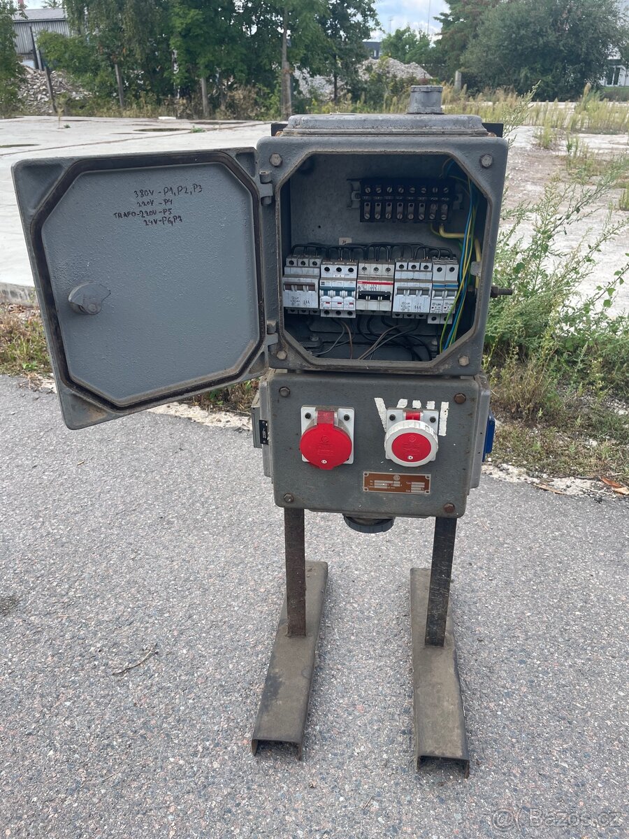 Stavebni rozvadeč - 4