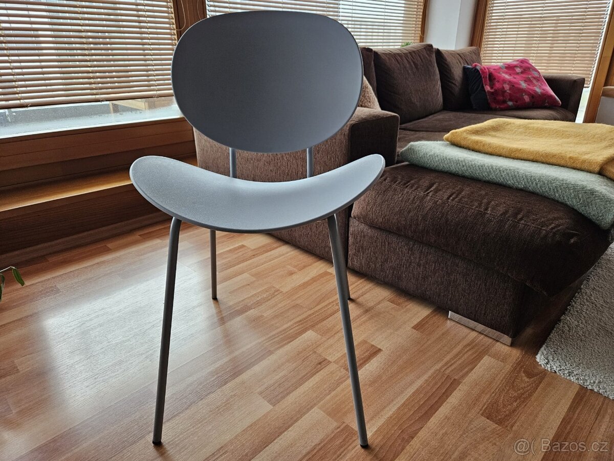 Plastová jídelní židle - 4