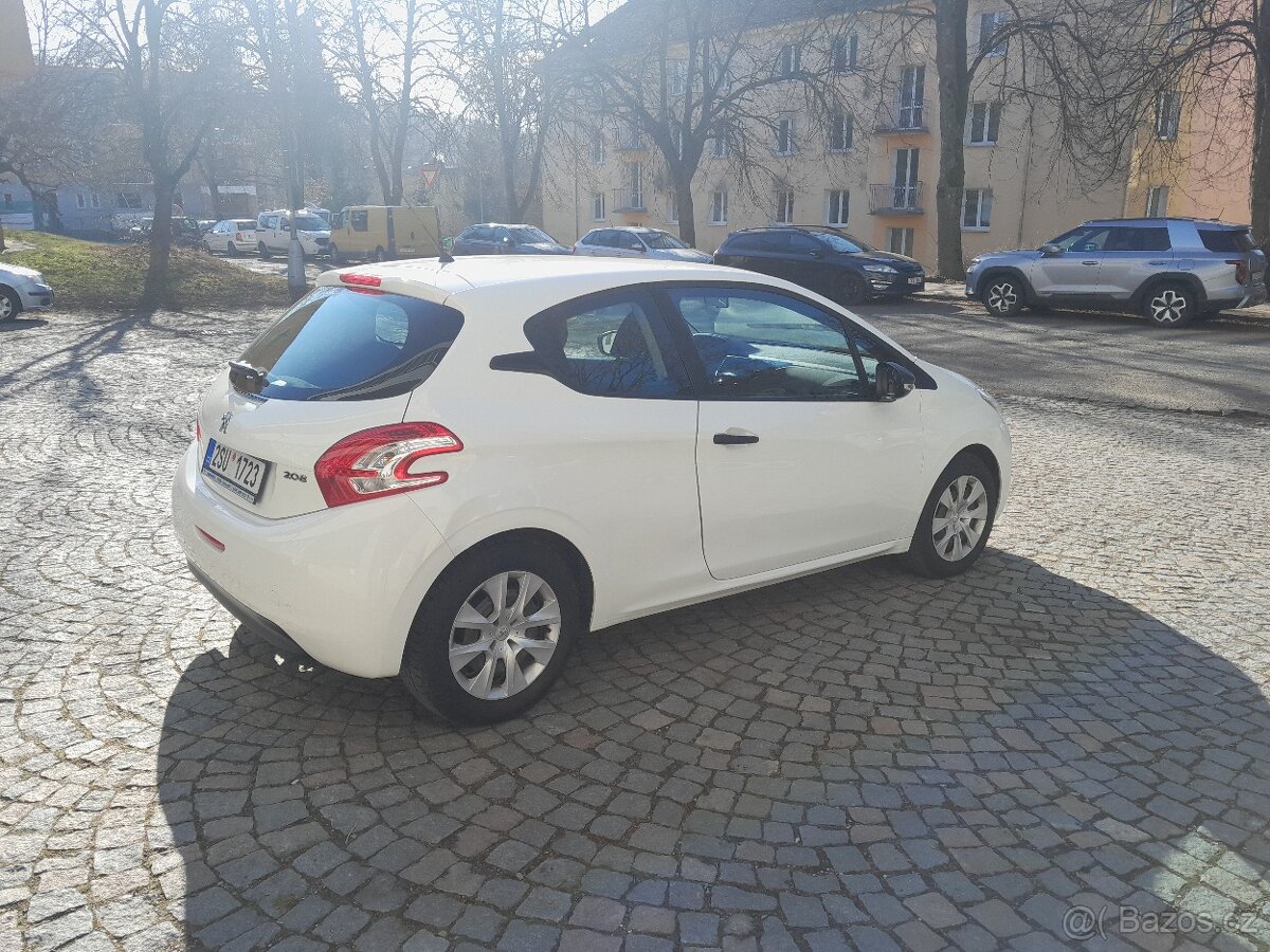 Peugeot 208 1,2i 60KW - 4