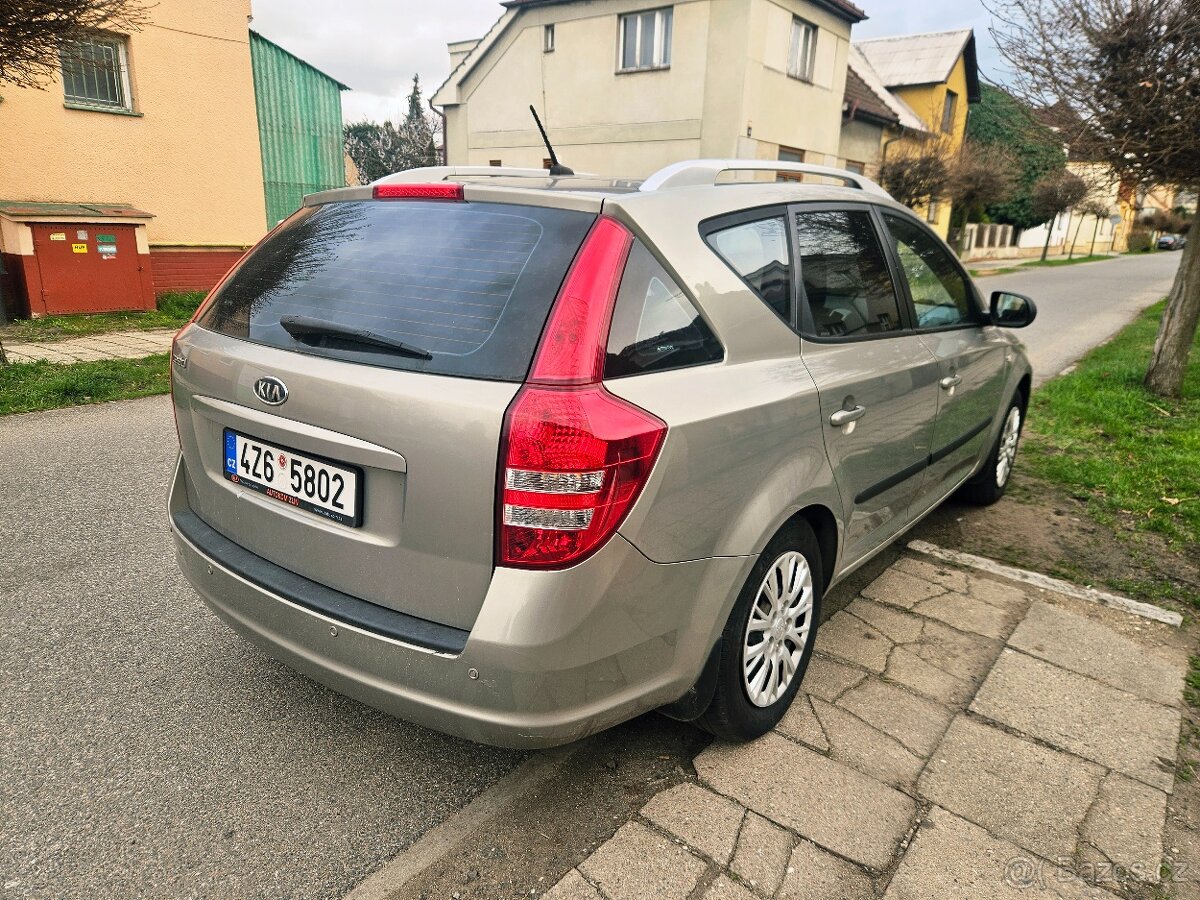 Kia Ceed 2011 1.4 77kw - 4