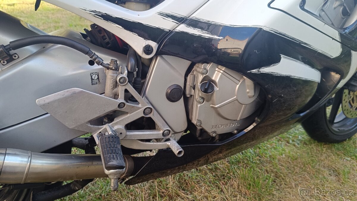 Honda CBR 600F - 4