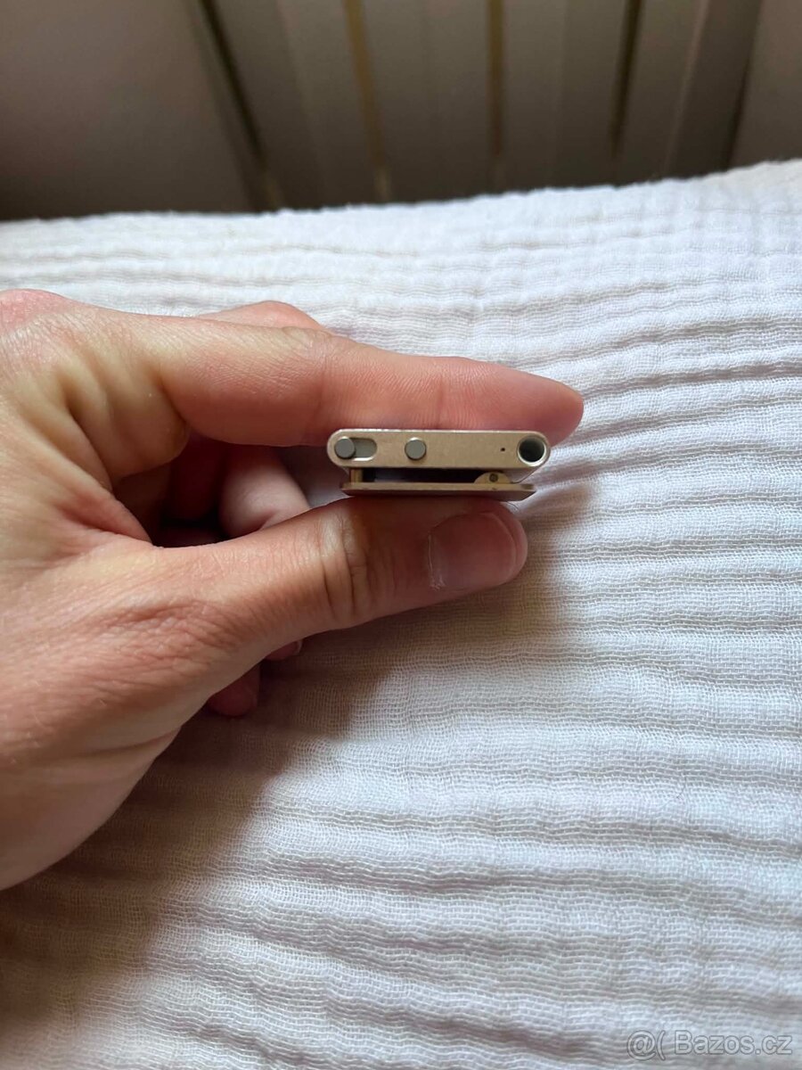 Apple Ipod Shuffle 4th generation - 4