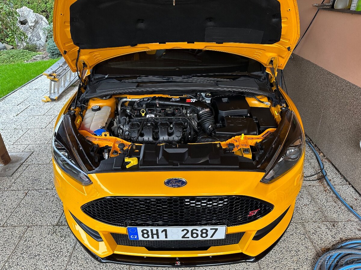 Ford Focus ST 2,0 EcoBoost - 4