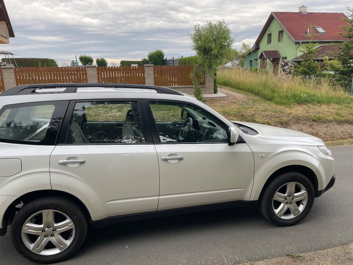 Subaru Forester benzin automat 2.0 - 4