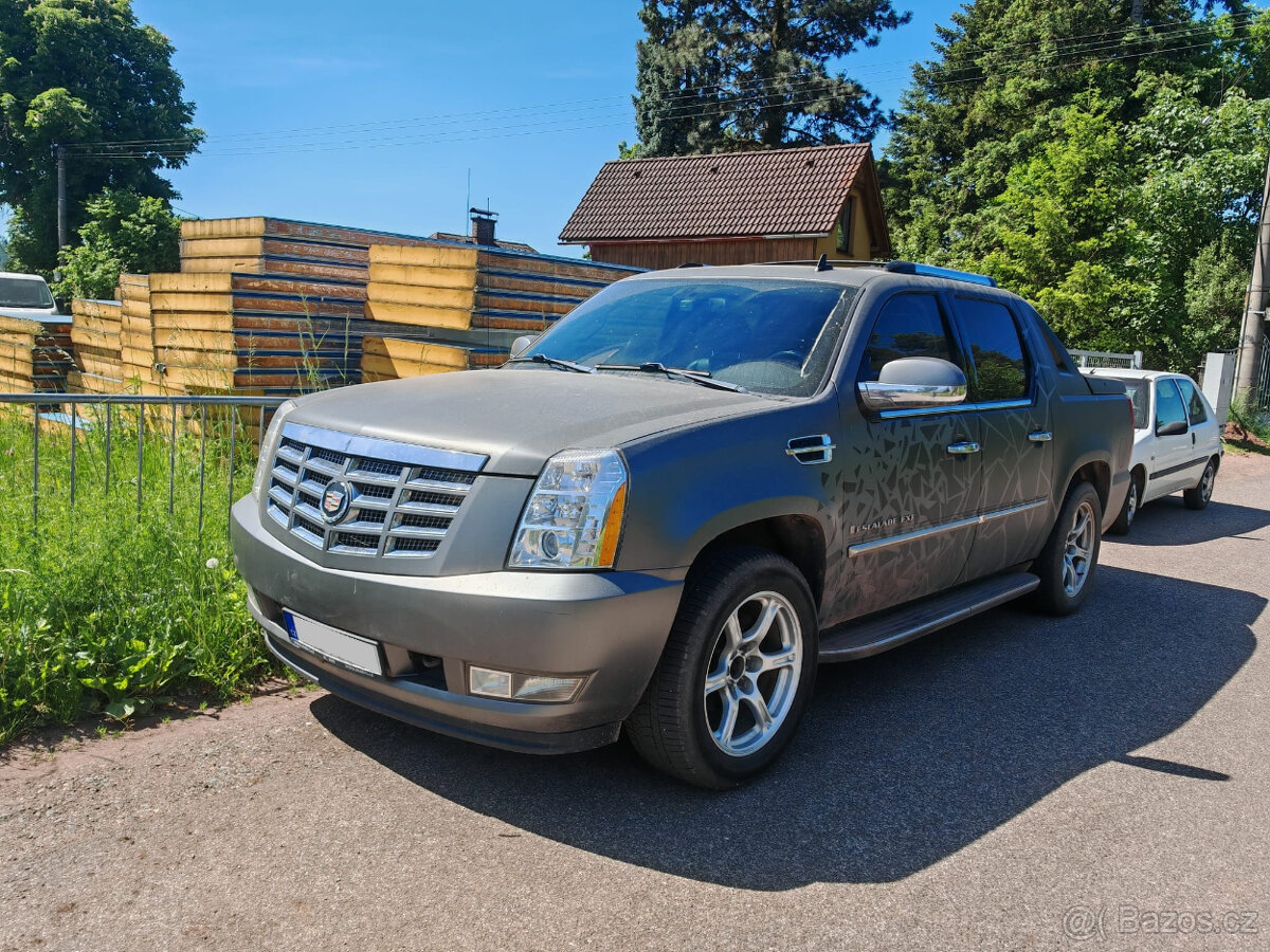 Cadillac Escalade EXT - 4