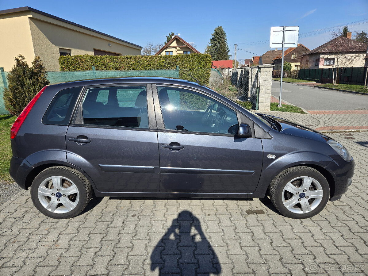 Ford Fiesta Connection, 1.6 16V Duratec, 116t najeto - 4