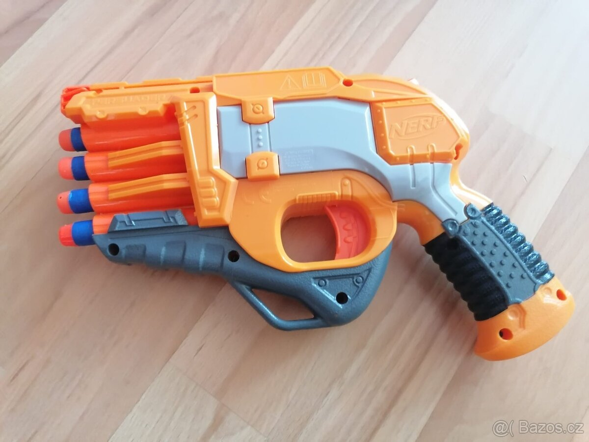 Nerf Doomlands Persuader + 4 šipky - 4
