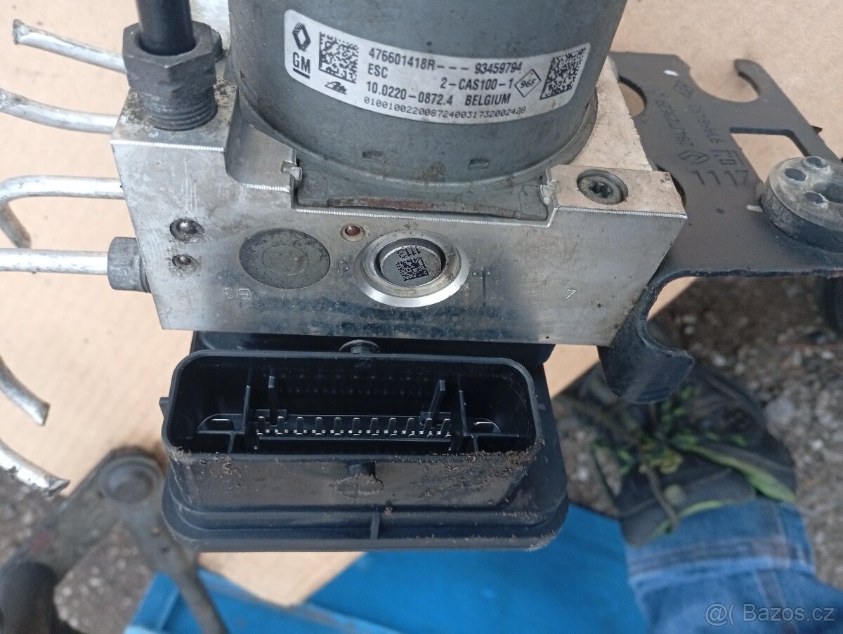 RENAULT TRAFIC 3, VIVARO B RV 2018 ABS S ESP - 4