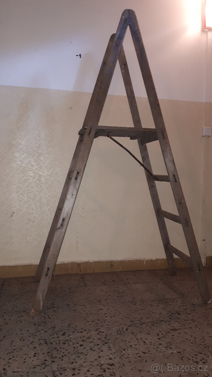Štafle dřevěné s plošinou (stupačkou), schůdky, žebřík - 4