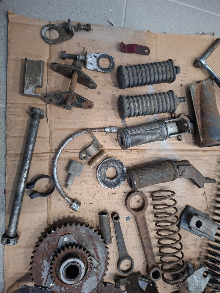 Jawa CZ 175, 250 kyvacka - nahradni dily - 4