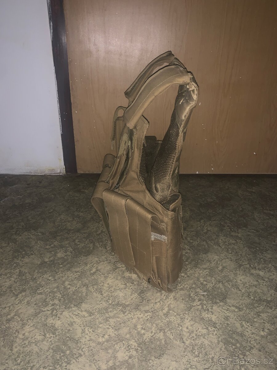 Airsoft vesta a helma - 4