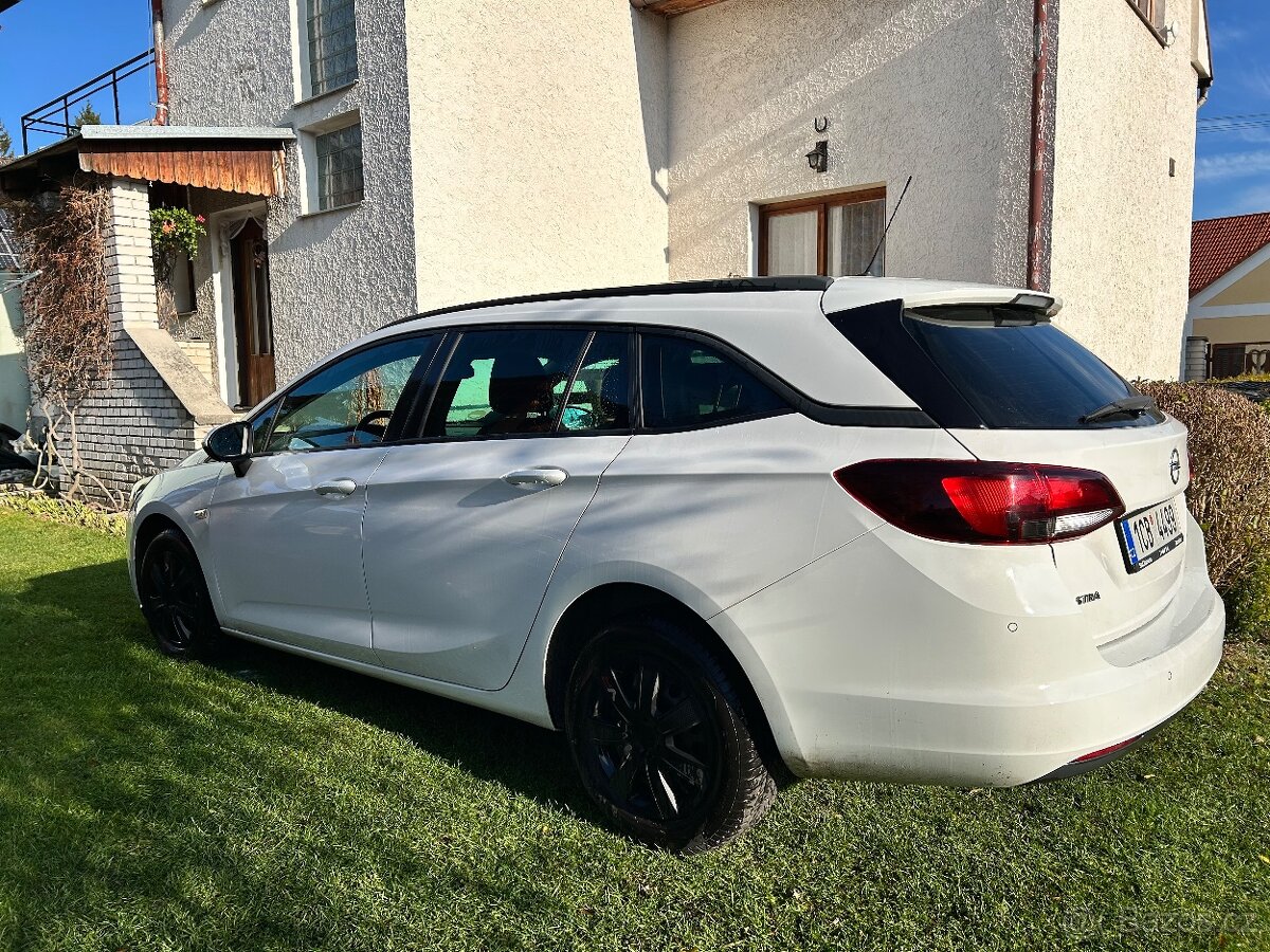 Opel Astra 1.6 CDTi - 4