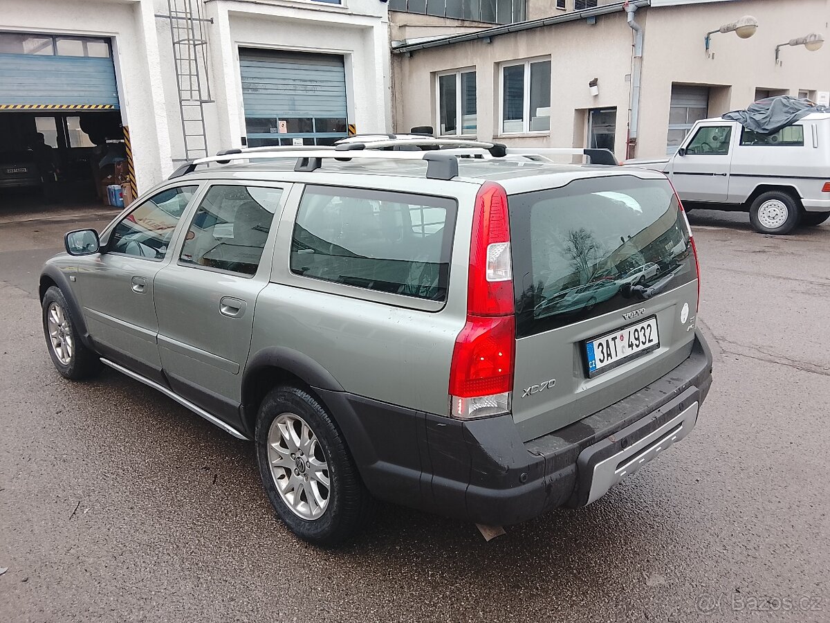Volvo XC70 D5 AWD Summum - 4