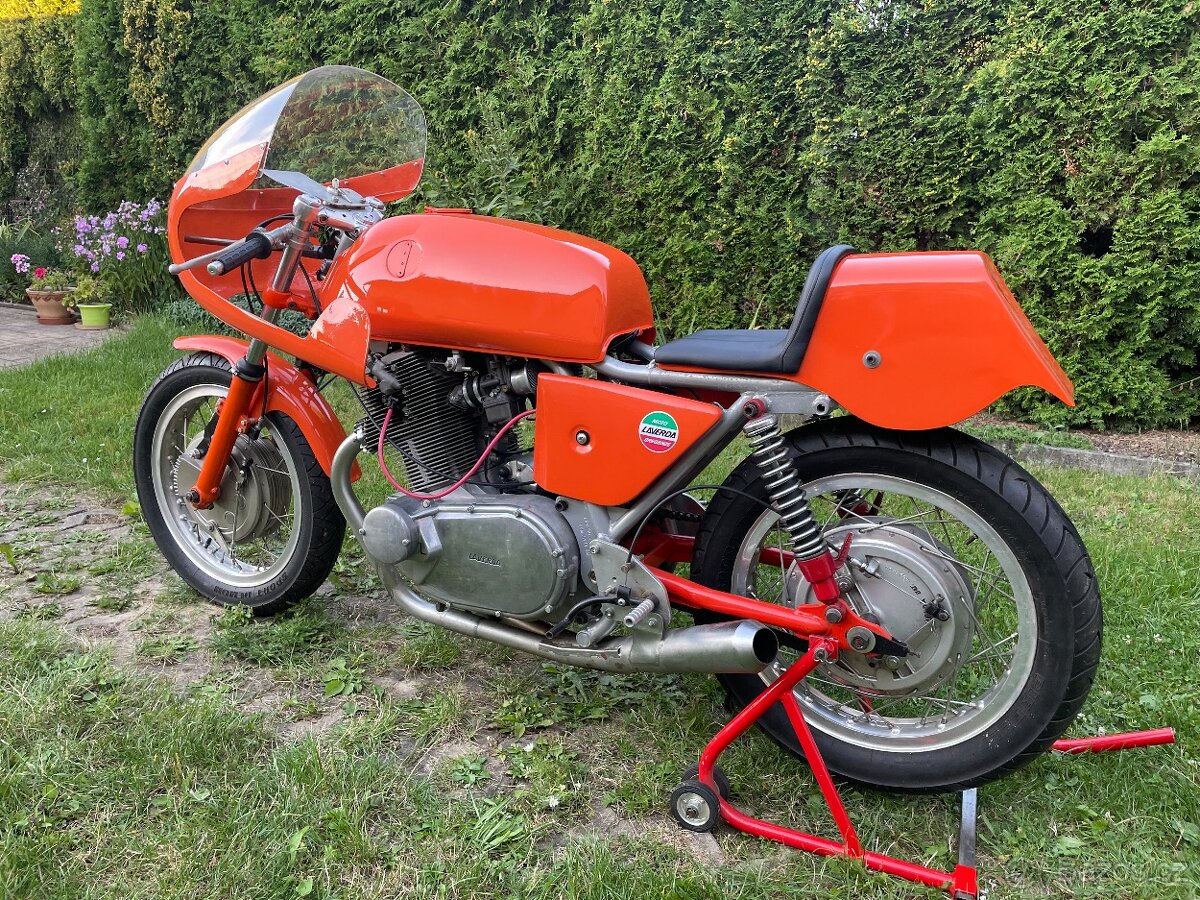 Laverda 750 SFC Replica - 4