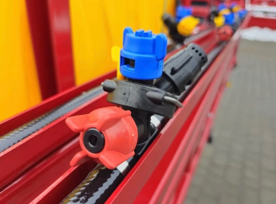 Postřikovač na traktor Strumyk - 4