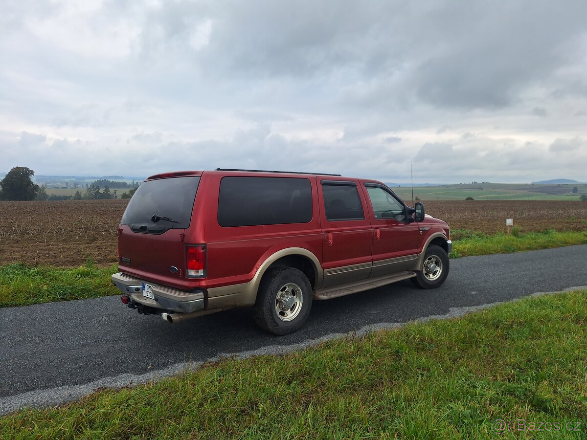 Ford excursion V10