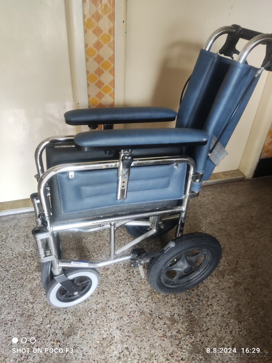 Kolečkové-skládací křeslo. - 4