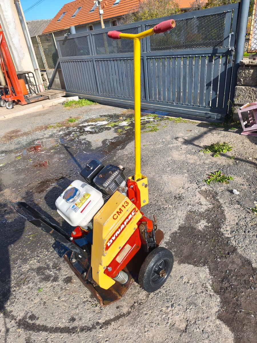 Vibrační deska DYNAPAC CM13 - 4