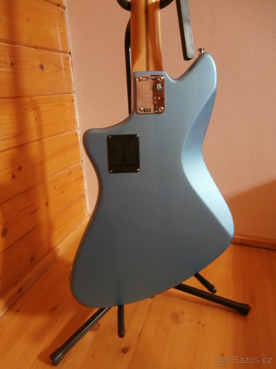Prodám Fender Meteora Bass - 4