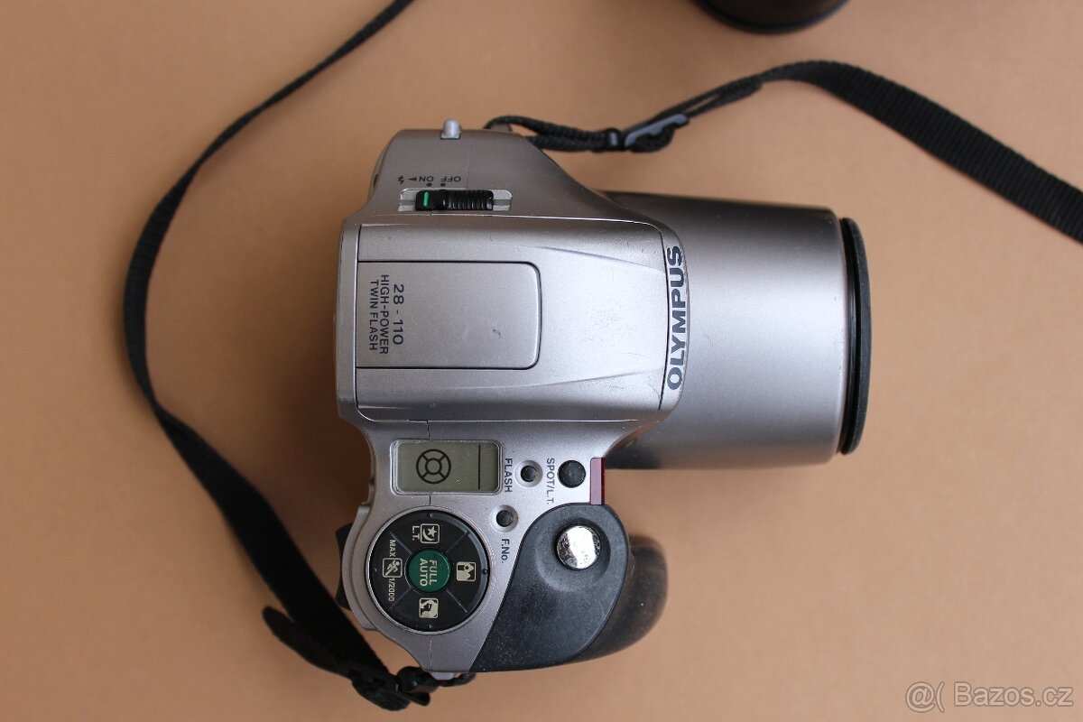 Prodám zrcadlovku Olympus iS-200 + objektiv 52mm - 4