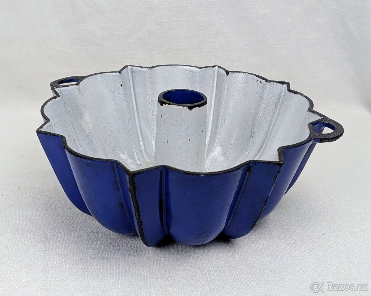 Modrá litinová bábovka - 4