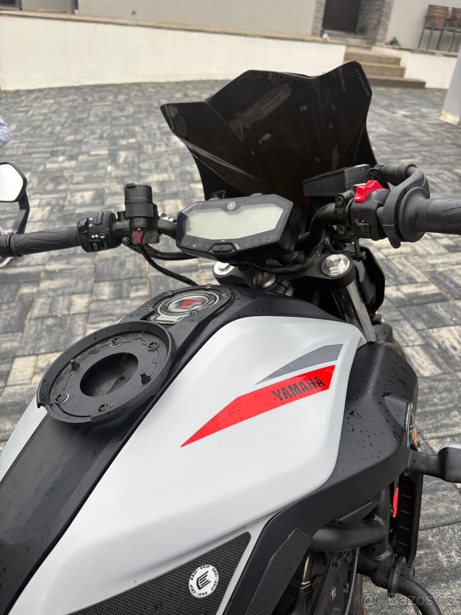Yamaha MT07 - 4