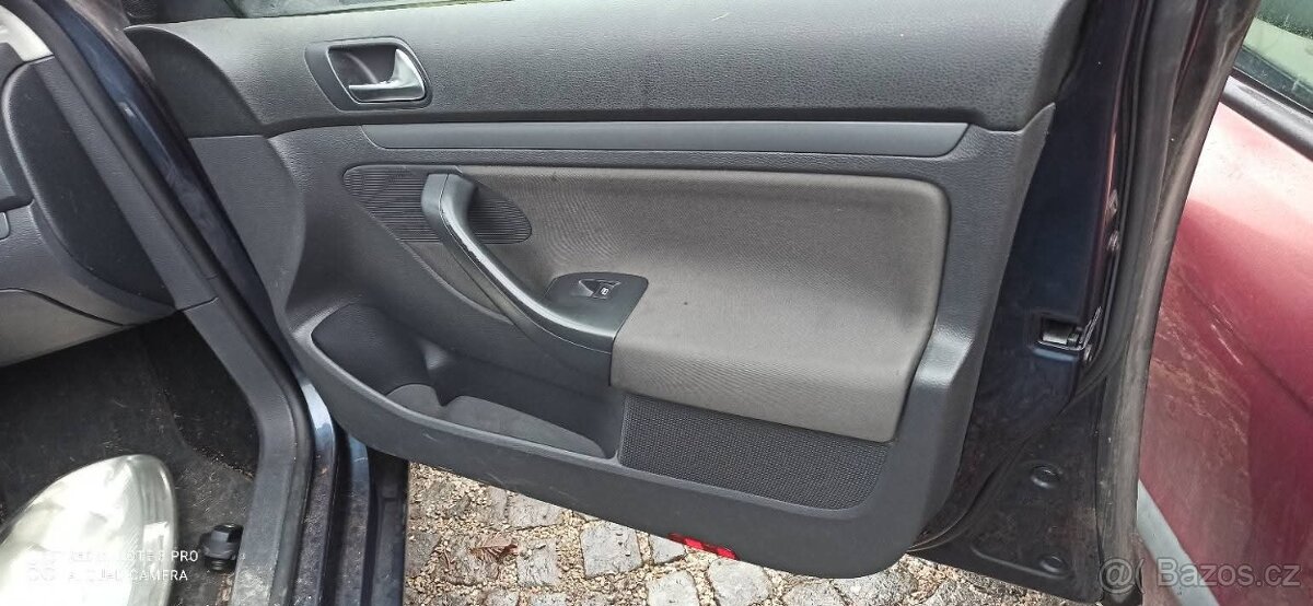 VW Golf Variant r.08 1.9 Náhradní díly - 4