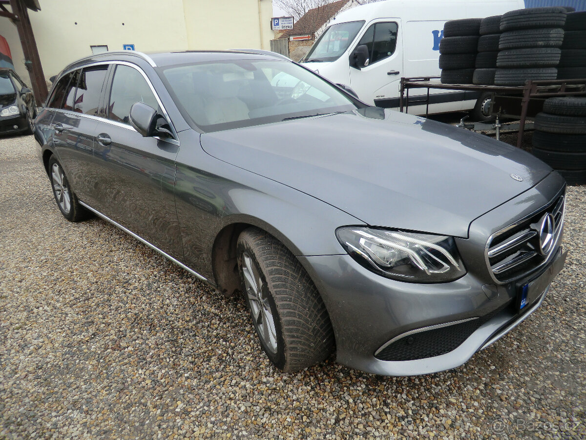Mercedes-Benz Třídy E, E 220D 110kW ODPOČET DPH - 4