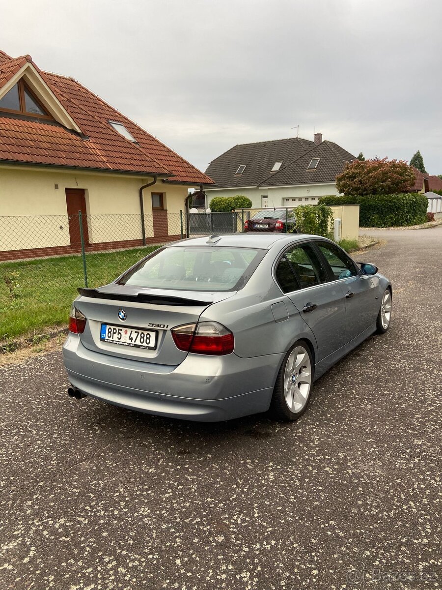 Bmw e90 330i - 4