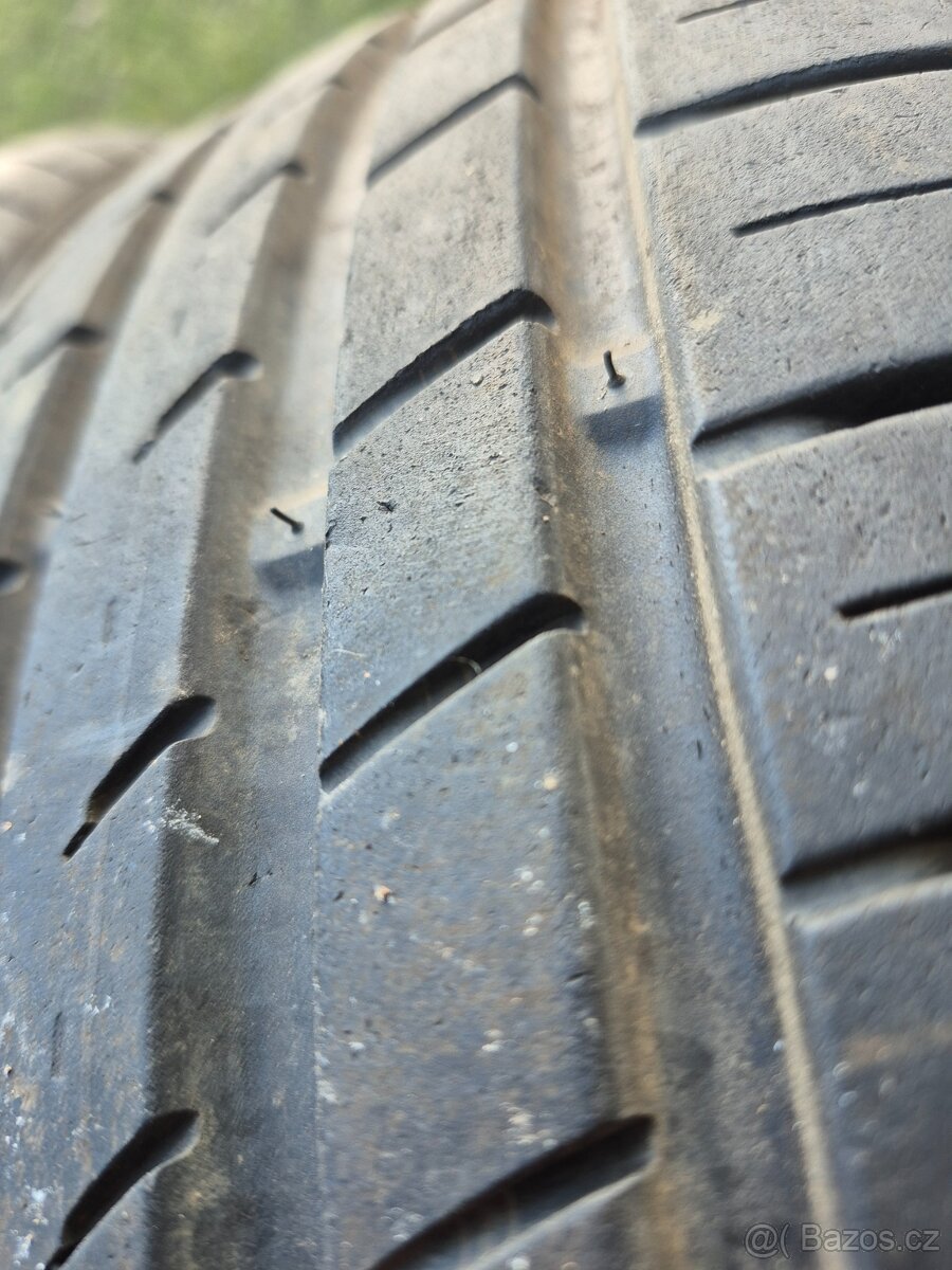 NEXEN NFERA RU1 215/65 R17 - 4