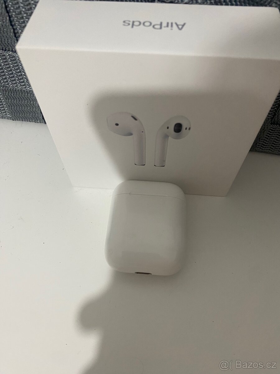AirPods 2.generace - 4