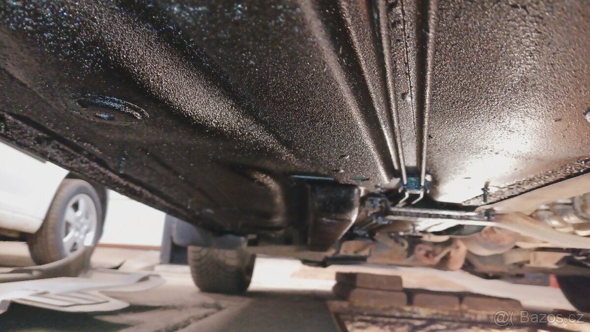 WV Caddy Nástřik podvozku včetně dutin - 4