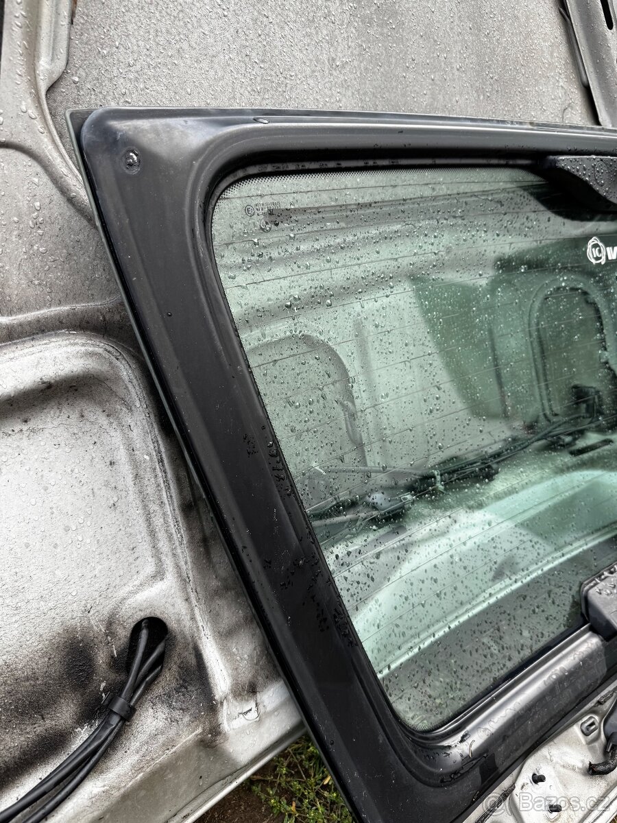 Bmw e39 tour zadní okno s rámem - 4