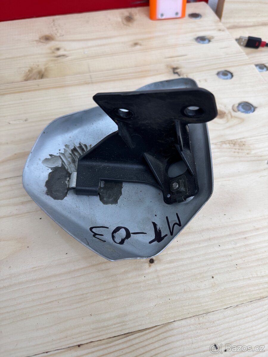 Yamaha MT-03 660 boční kryt chladiče - pravý - 4