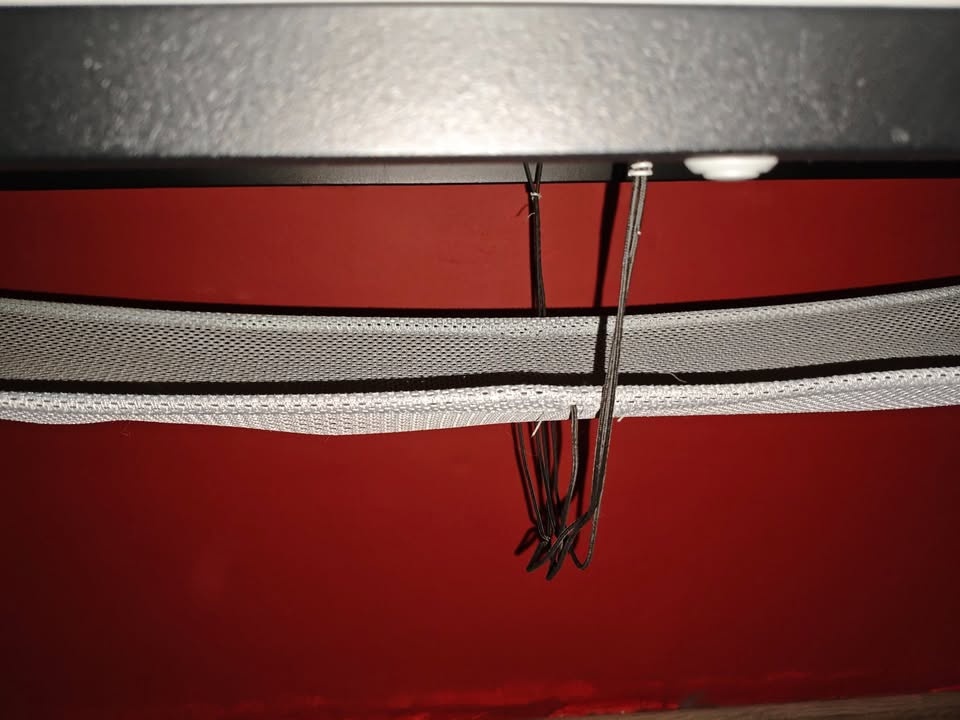 IKEA BEKANT stůl 160×80 cm – bílá/černá - 4