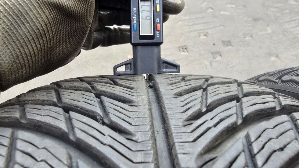 Zimní pneu 235/55/17 Michelin - 4
