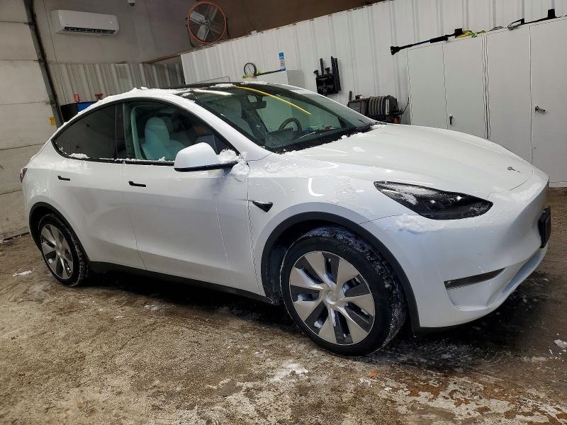 Tesla Model Y 2023 - 4