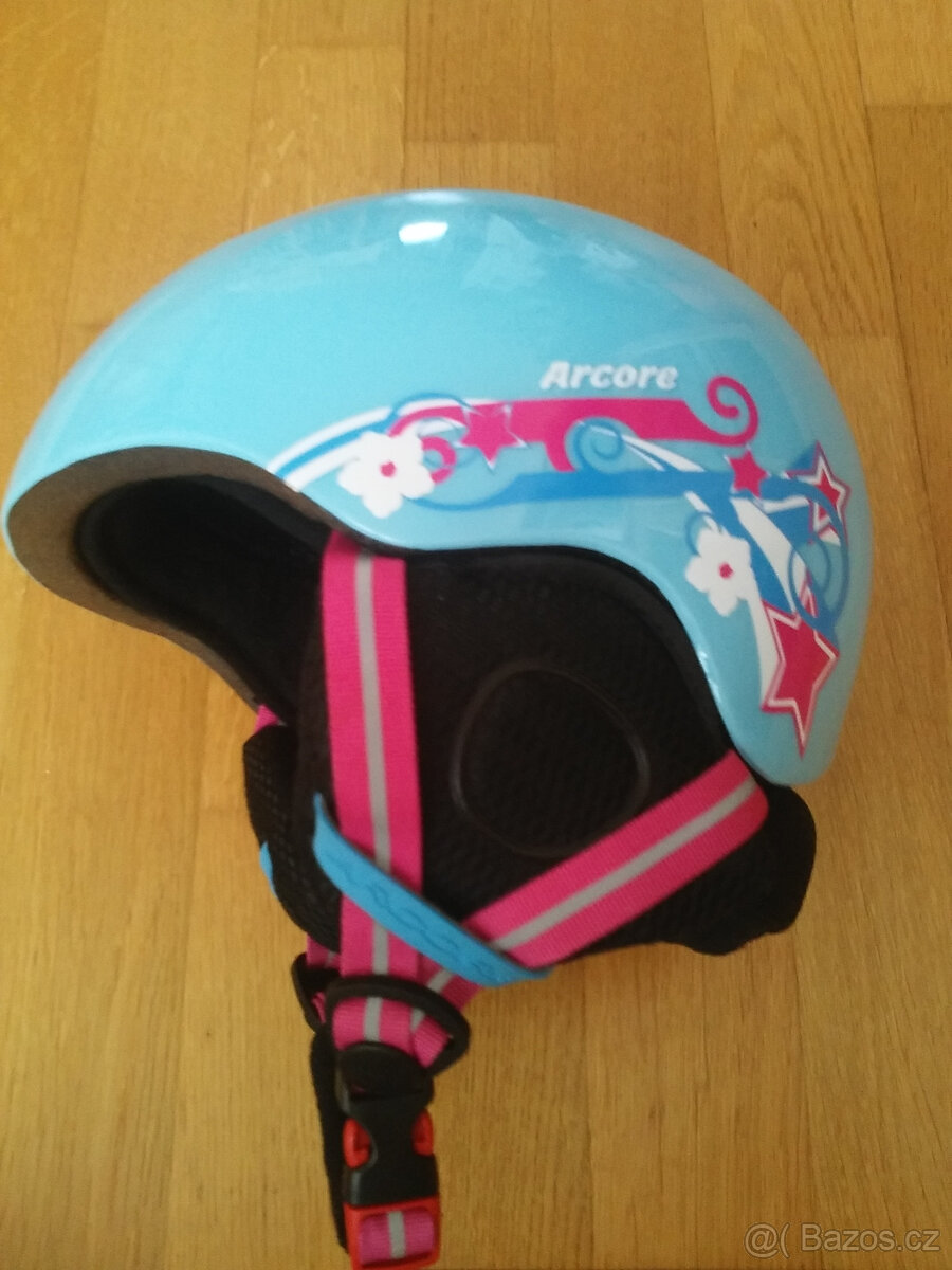 DĚTSKÁ LYŽAŘSKÁ PŘILBA - 4