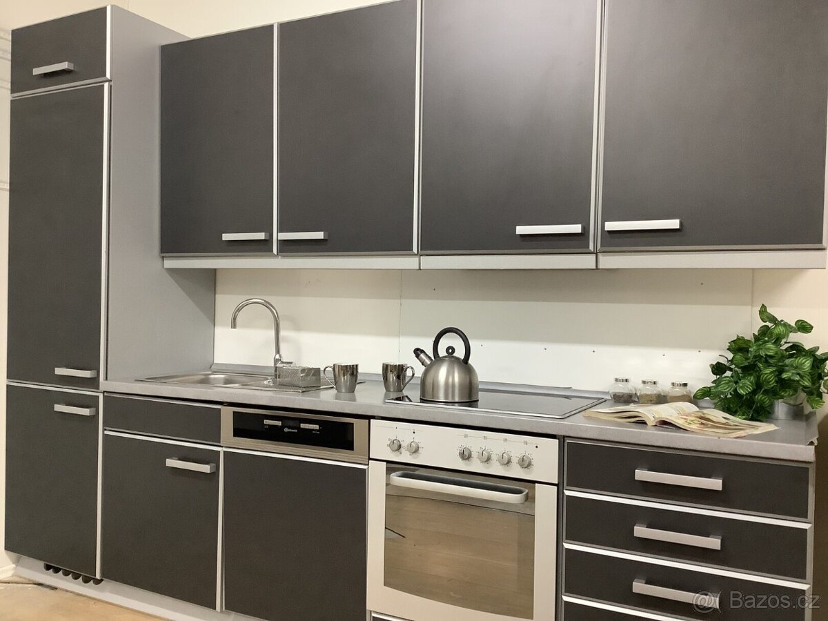 Šedá kuchyně STELLA - 4