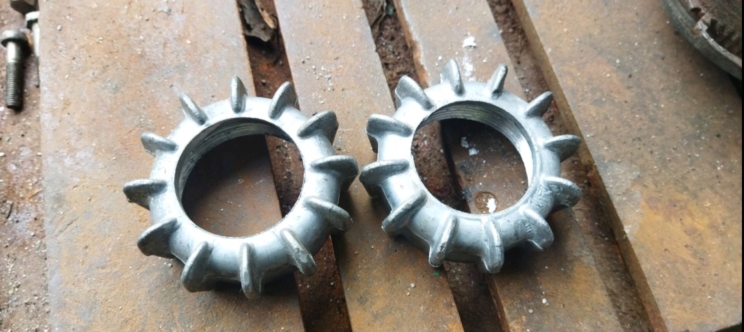 Originální výfuky Uloženka CCCP kolena doutníky matice objím - 4