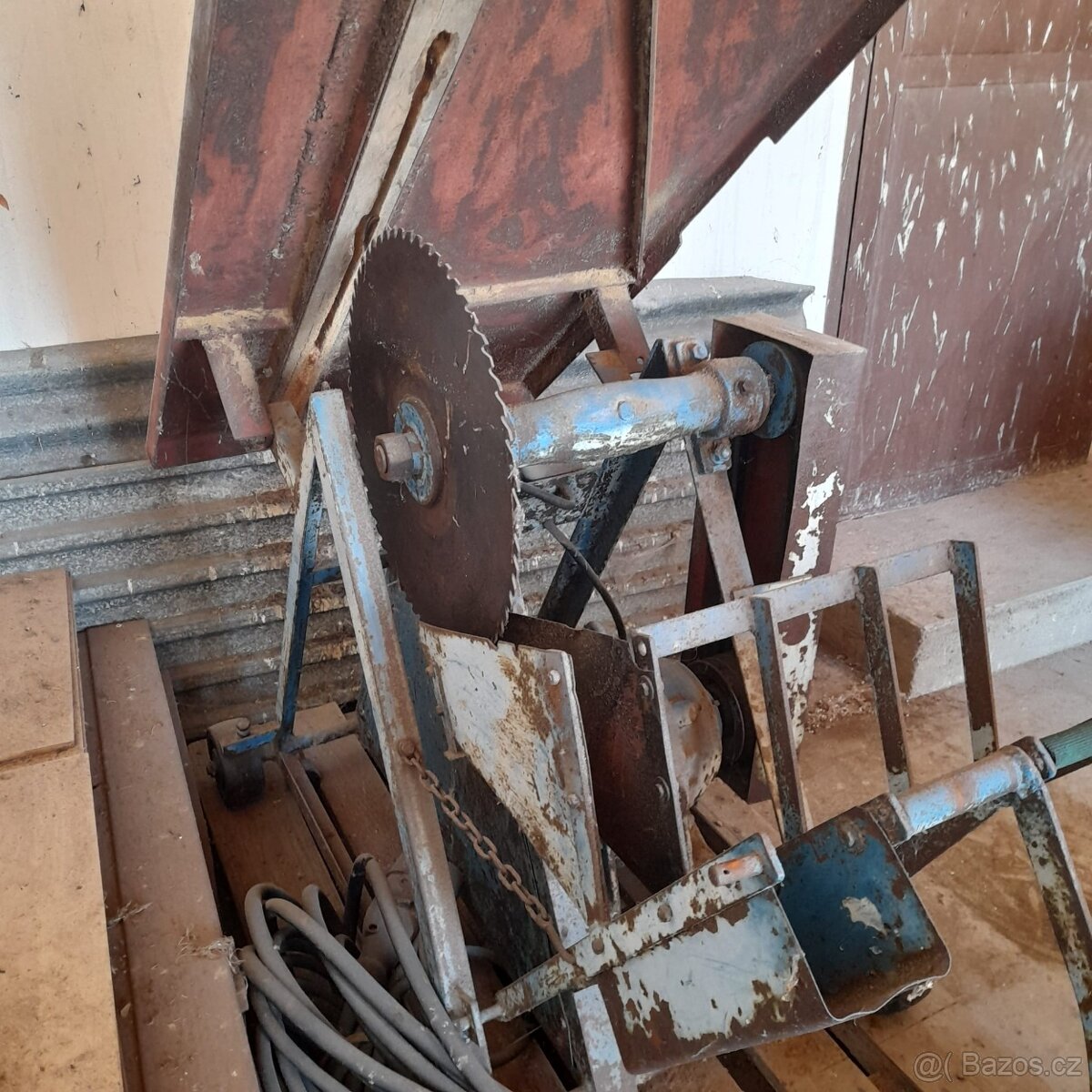 Prodej pila na dřevo - 4