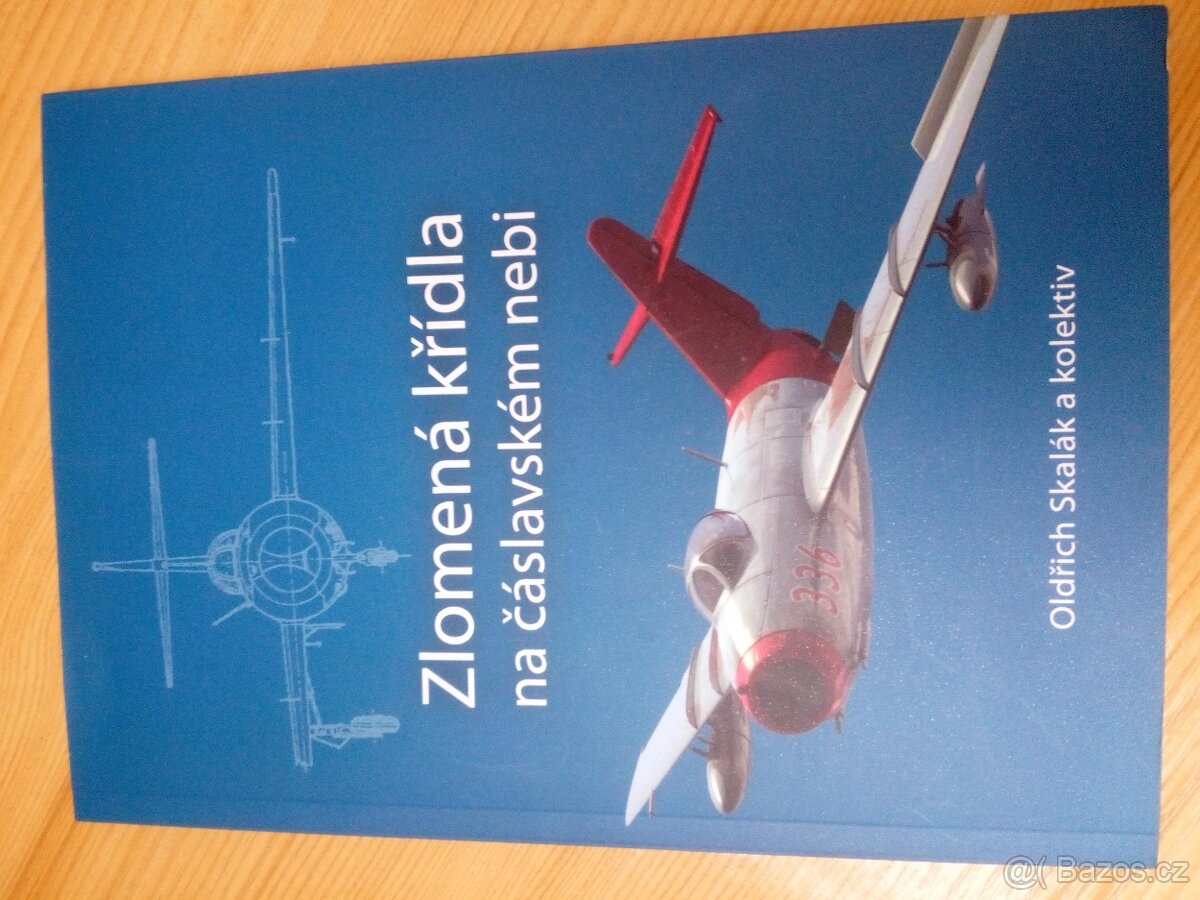 Prodám věci z letectví v Čáslavi + uniformy - 4